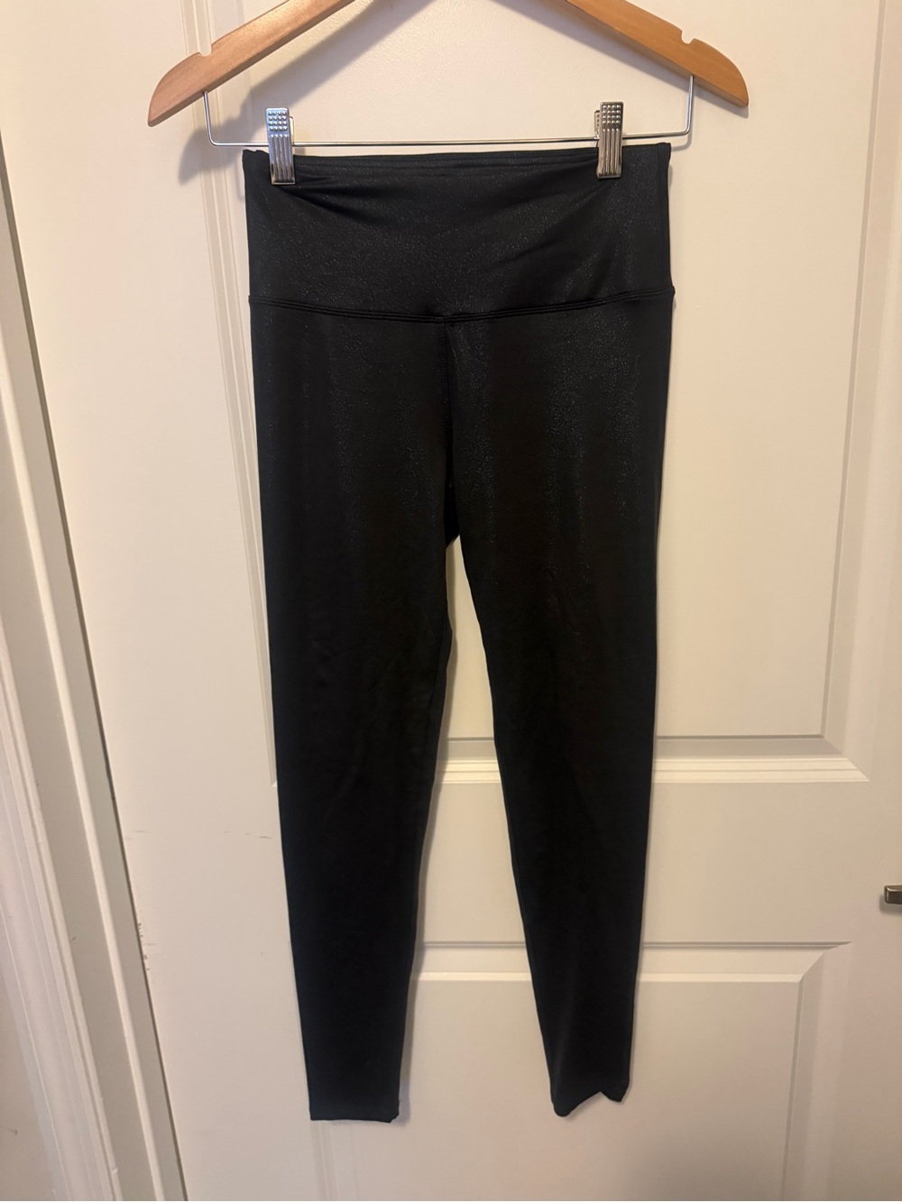 Kyodan High-Waist shimmer metallic Leggings. XS